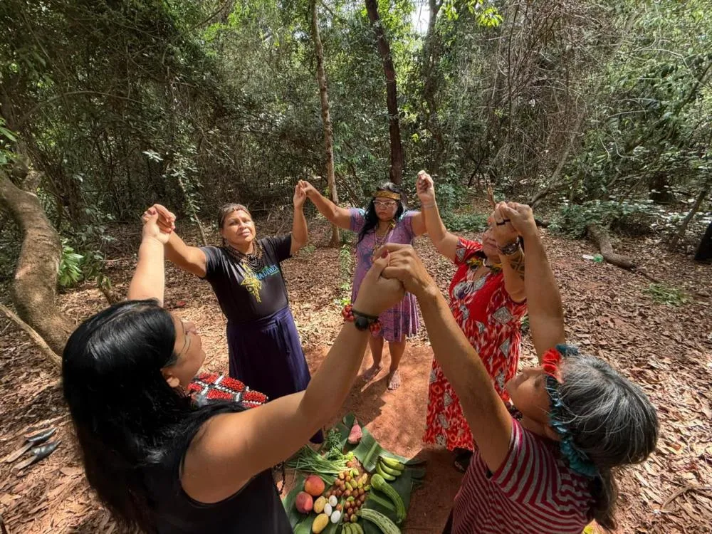 O document&aacute;rio acompanha cinco mulheres - Suzie Guarani, Luana Kadiweu, Matilde Kaiow&aacute;, Mirian Terena e Gleycielli Nonato Guat&oacute; (Foto: Marcus Teles)