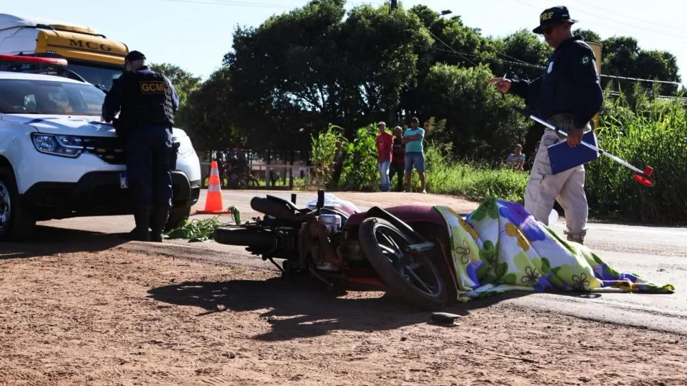 Caminhoneiro que matou motociclista atropelado se entrega à PRF em Campo Grande 