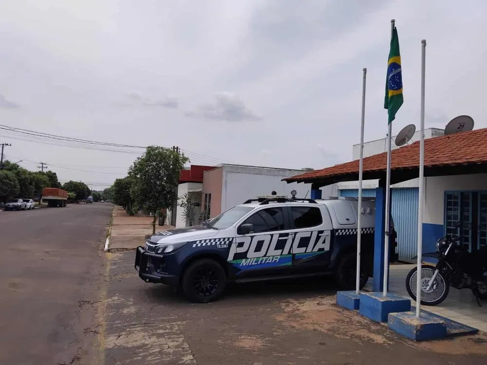 Homem agride e ameaça o próprio pai com faca durante almoço em São Gabriel do Oeste
