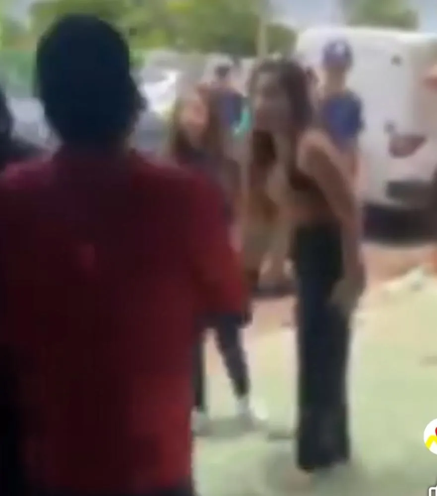 Chute na cara e puxão de cabelo: alunos filmam briga generalizada entre colegas em Coxim (vídeo)