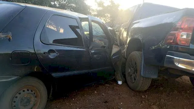 Morador em Dourados morre em acidente entre Palio e Hilux do prefeito de Laguna Carapã