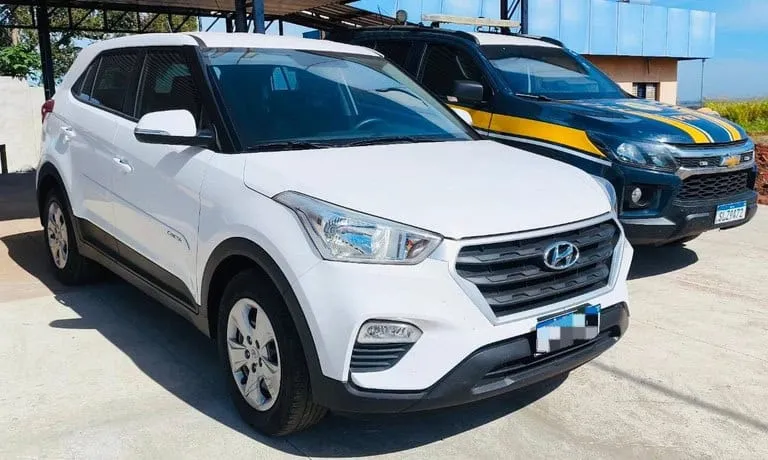 Motorista é preso com carro furtado e placas falsas em MS
