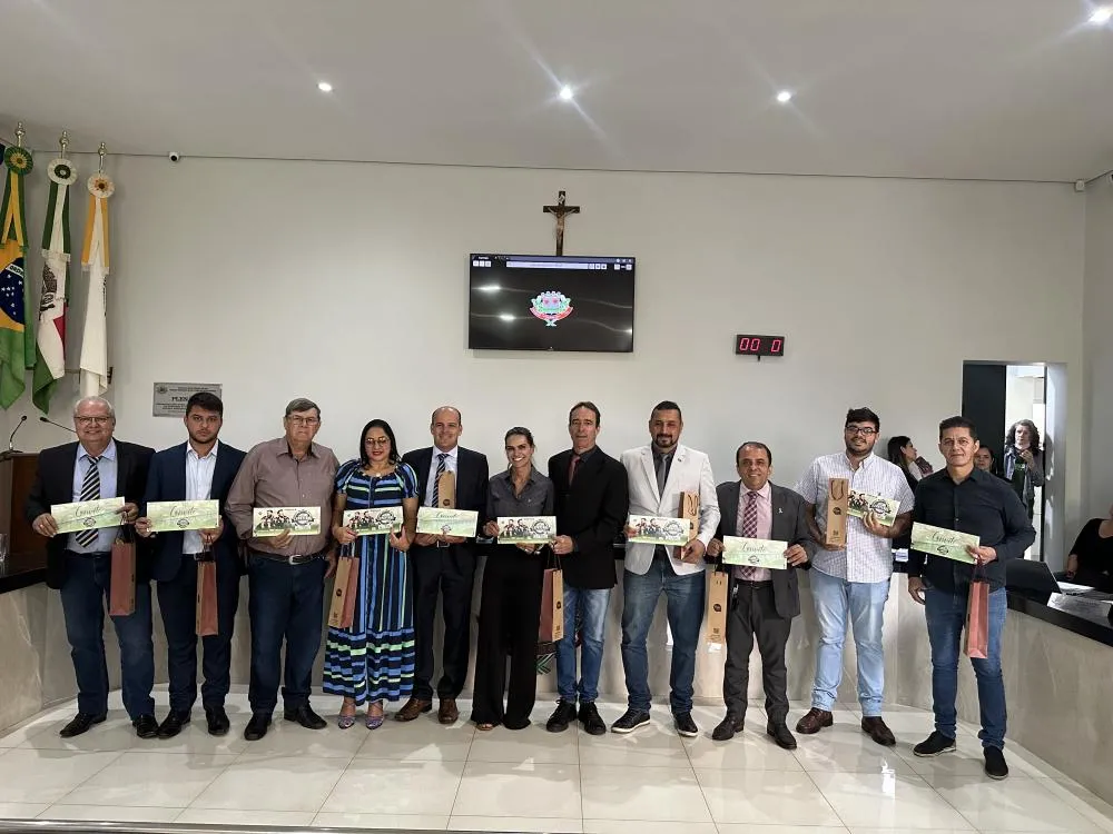 Secretária Josy Madruga entrega convite da 49ª Expoverde aos vereadores de Rio Verde