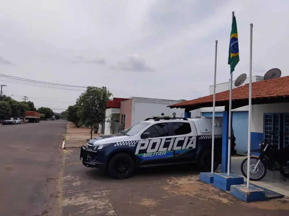 Homem invade casa para furtar celular e é preso; mulher é detida por receptação em São Gabriel do Oeste
