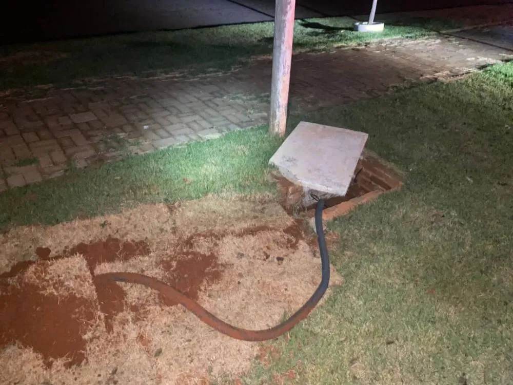 Homem é detido após furto de cerca de 50 metros de fios da iluminação pública em São Gabriel do Oeste