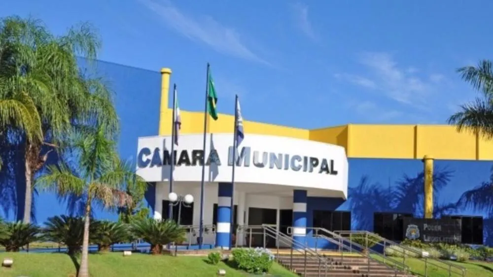 Câmara de São Gabriel do Oeste corrige contrato com empresa de marketing e vê diferença de valor de 500%