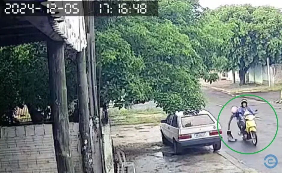 Mulher que largou cachorra na rua é multada em R$ 3 mil em Coxim