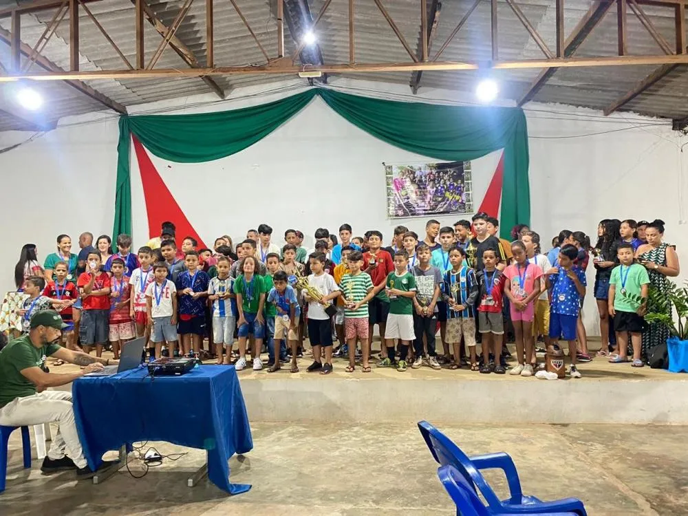 Confraternização da Escolinha 2 Irmãos encerra o ano com celebração e premiações