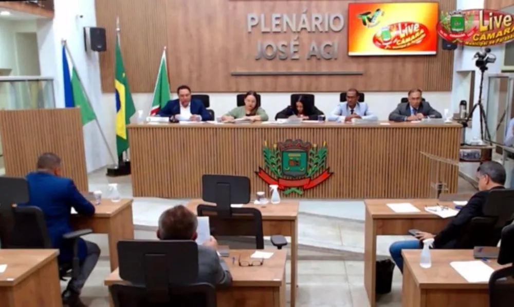 Vídeo: confusão para reeleição de presidência termina em pedido de cassação de mandato