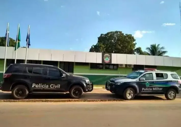 Homem é preso ao mostrar órgão genital para clientes de bar em MS: ‘policiais de m*’ 