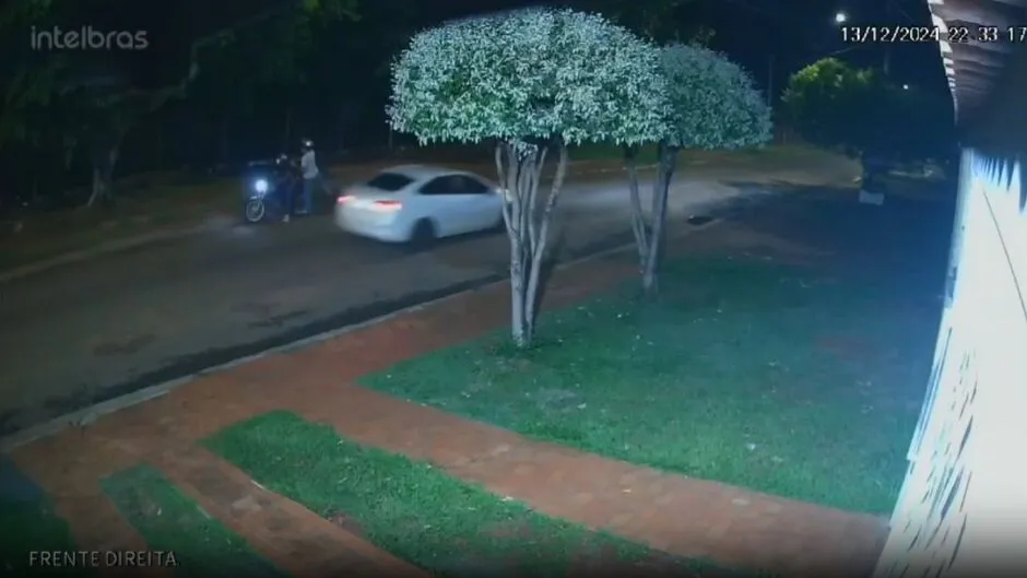 Casal em Corolla ajudou atirador que matou motociclista no Universitário