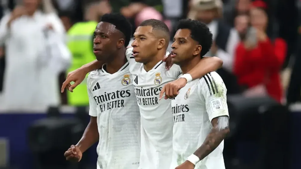 Vini Jr. e Rodrygo marcam e Real Madrid conquista o Intercontinental de Clubes