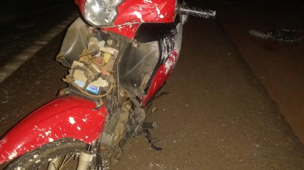 Motociclista é socorrido com traumatismo craniano após acidente com carro na BR-158