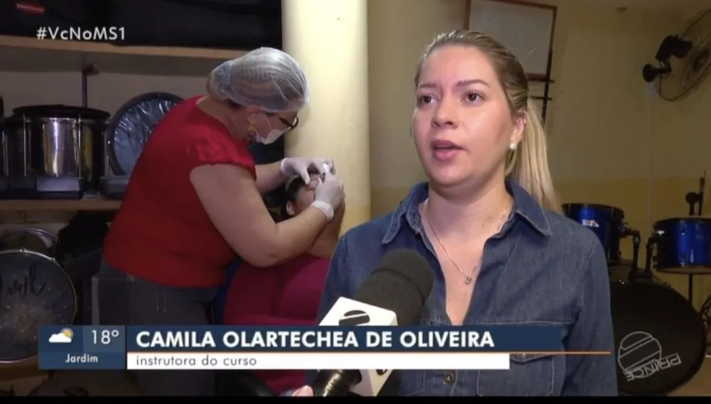Filha de Rio Verde de Mato Grosso (MS), Camila Olartechea de Oliveira se destaca em Campo Grande ministrando cursos de design de sobrancelhas