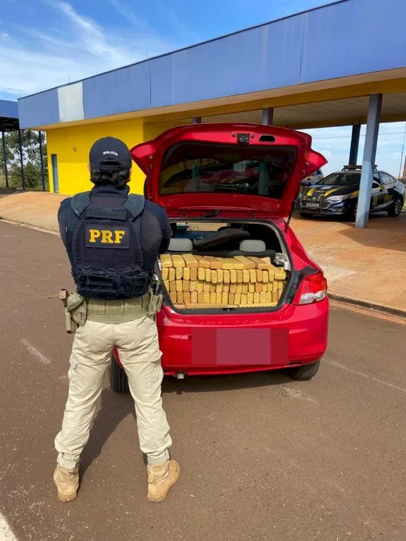 PRF apreende mais de meia tonelada de maconha e prende três pessoas em Caarapó