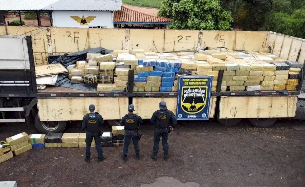 Em Amambai, PMR apreende 19 toneladas de m4conha; Carga é avaliada em mais de R$ 38 milhões