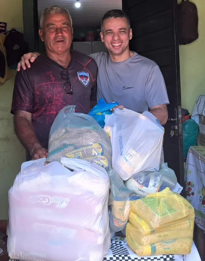 Projeto 2 Irmãos Recebe Doação de Cestas Básicas para Famílias de Atletas