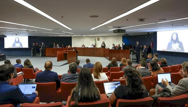 Defesa de Moraes será feita pelo STF