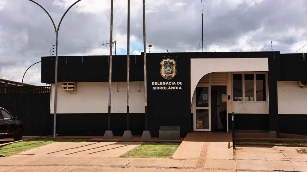 Vizinho invade casa, estupra adolescente e é preso em Sidrolândia