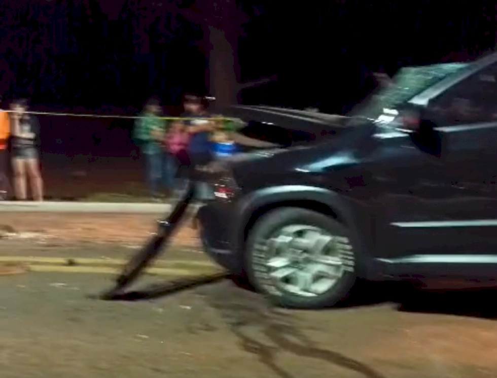 Jovem morre e três pessoas ficam feridas em acidente envolvendo carro e carreta entre Deodápolis e Ivinhema na BR-376