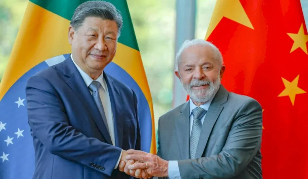 Em telefonema, Lula e Xi discutem ‘parceria estratégica bilateral’ entre o Brasil e a China