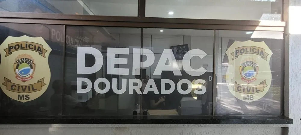 Mulher passa o dia em bebedeira e é presa por agredir marido e policiais militares