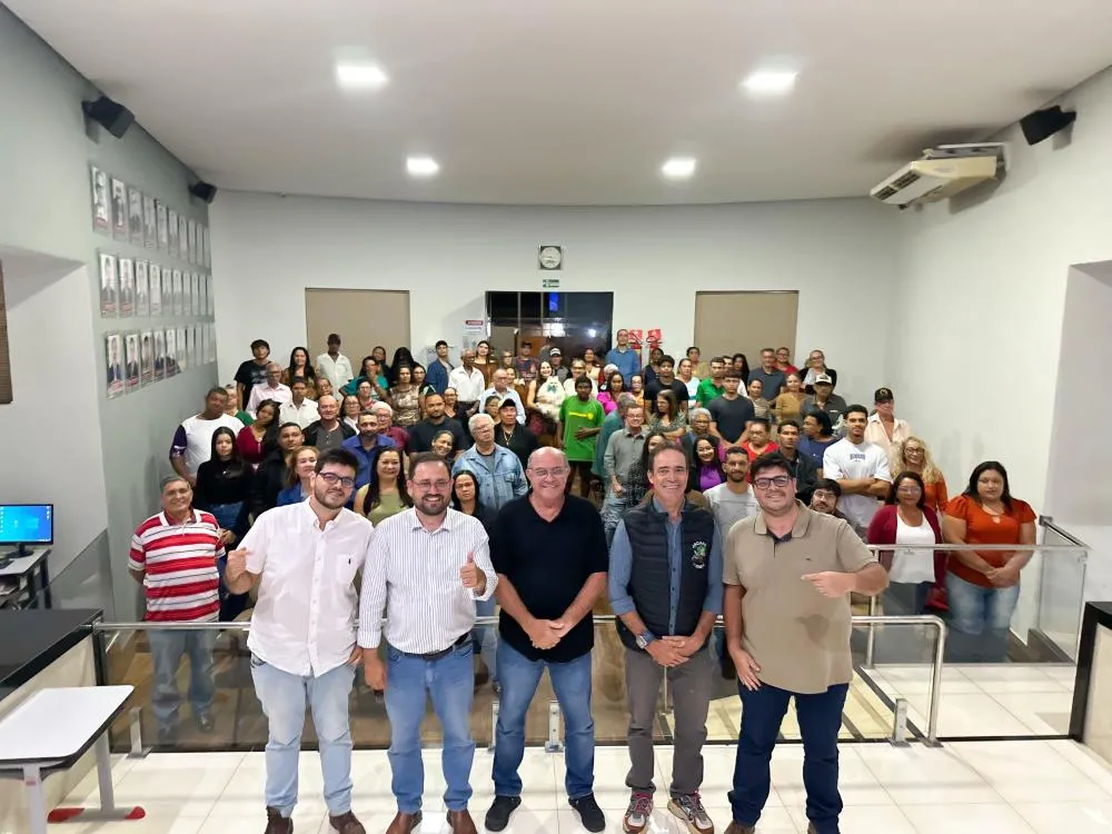 Com o plenário da Câmara lotado, deputado Márcio Fernandes presta contas do mandato e anuncia novos investimentos para Rio Verde