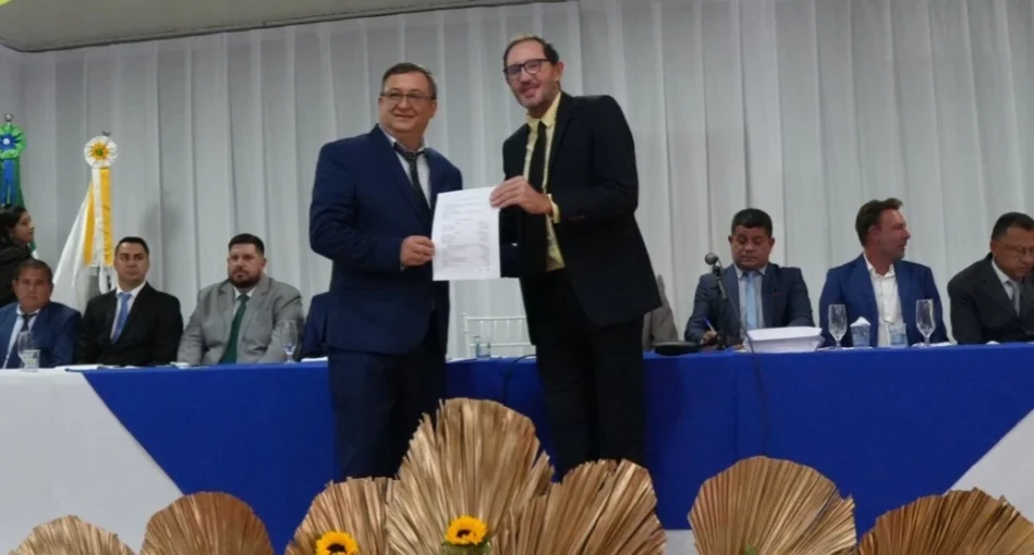 Leocir Montagna toma posse como prefeito de São Gabriel do Oeste e reforça compromisso com a população