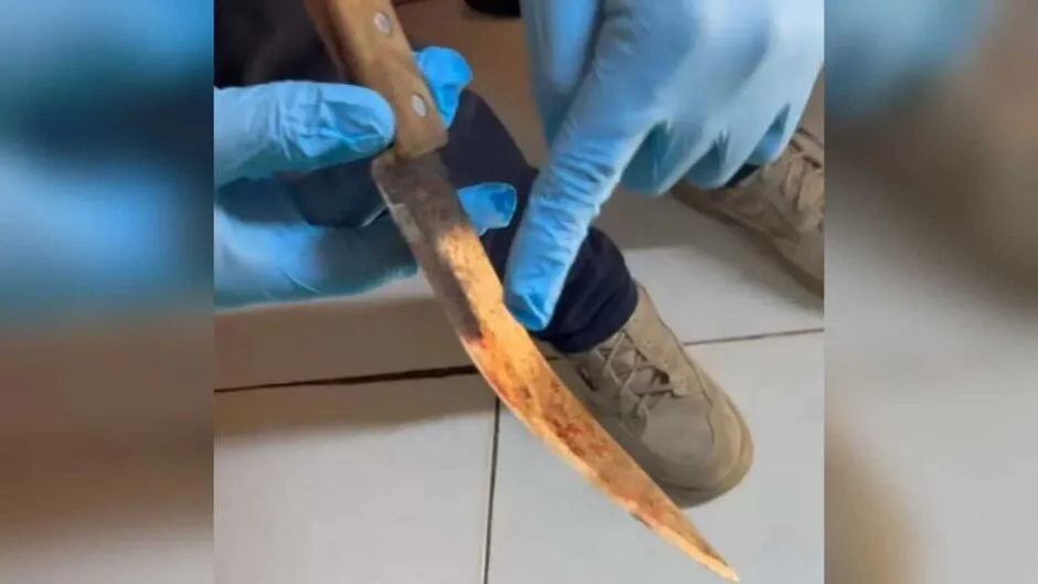 Em 1º dia do ano, marido é esfaqueado por esposa em Rio Brilhante