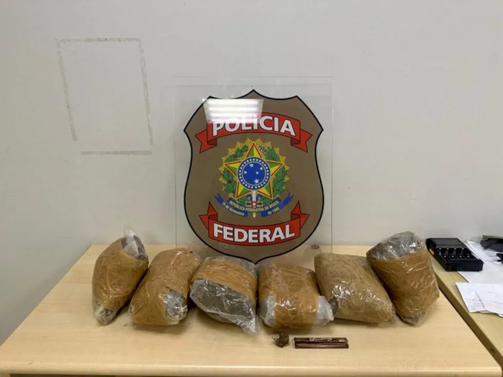 Mulher é presa pela Polícia Federal por tráfico de drogas em Corumbá
