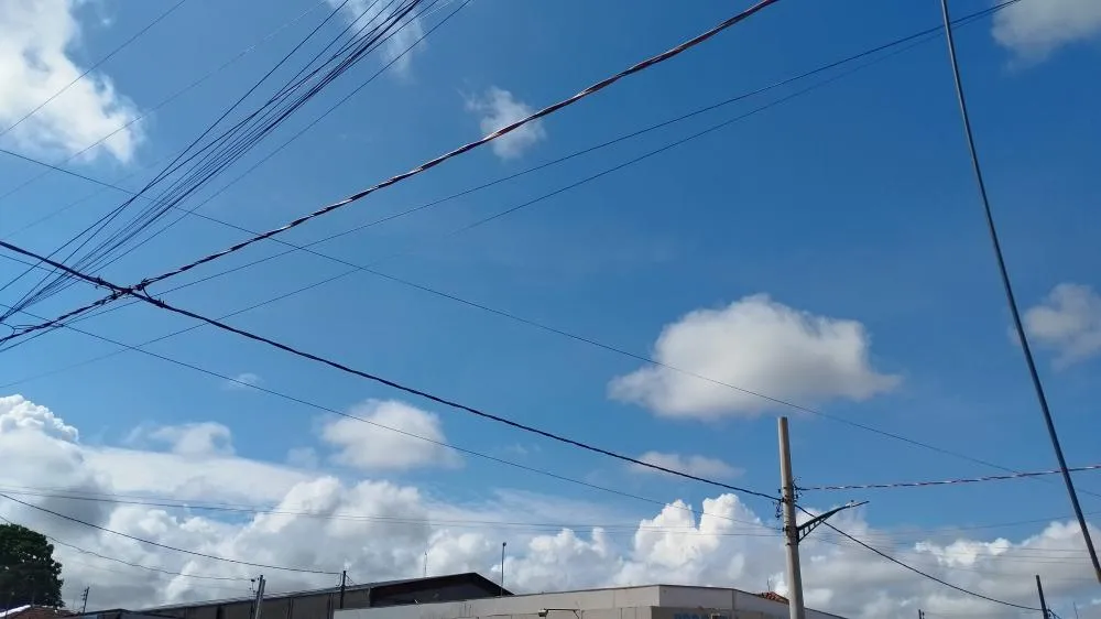 Tempo quente e seco: semana começa com calor de 39°C em MS