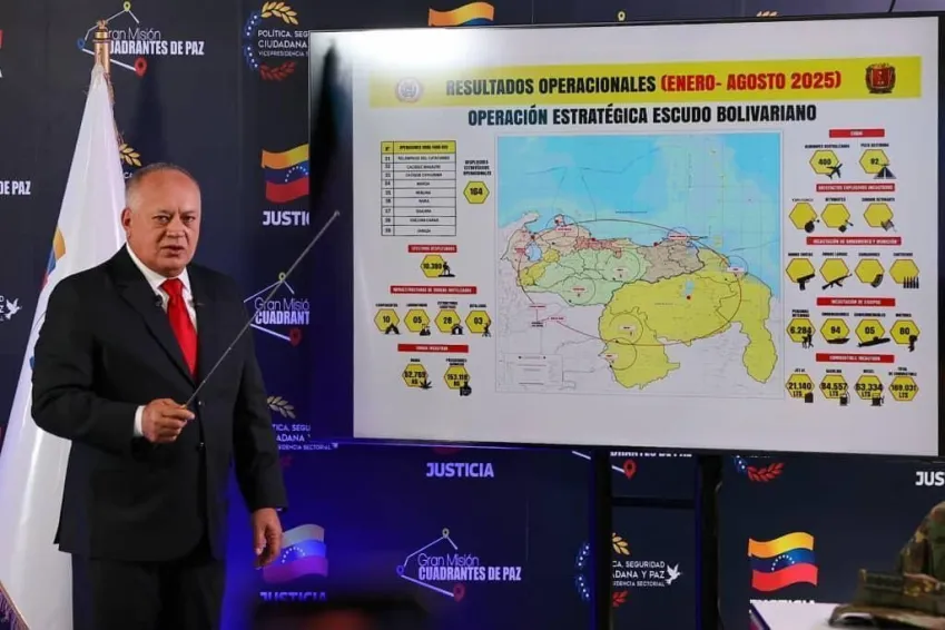 Venezuela mobiliza 15 mil militares na fronteira com a Colômbia