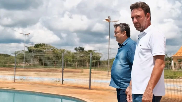 Leocir Montanha e Rogério Rohr visitam Parque Aquático e constatam que local necessita de revitalização
