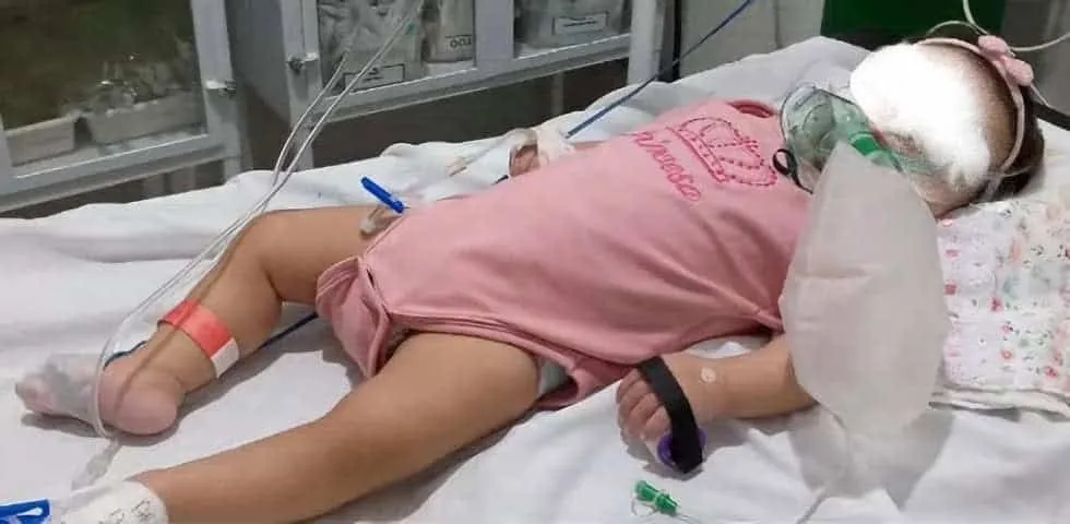 Criança que sofreu tentativa de afogamento pela mãe morre em São Gabriel do Oeste