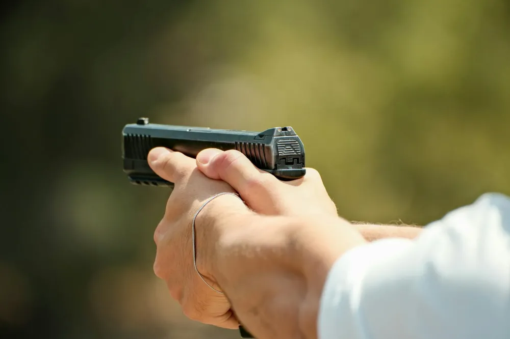Briga em bar termina com homem baleado no braço em São Gabriel do Oeste