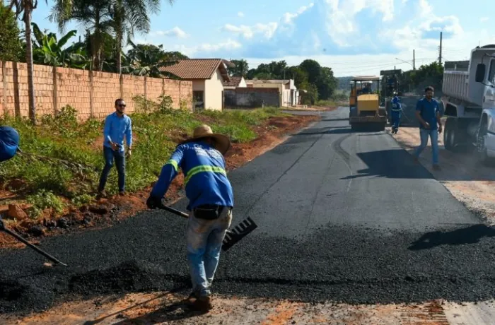 Investimento de R$ 15,8 milhões garante pavimentação em bairros de Rio Verde de Mato Grosso