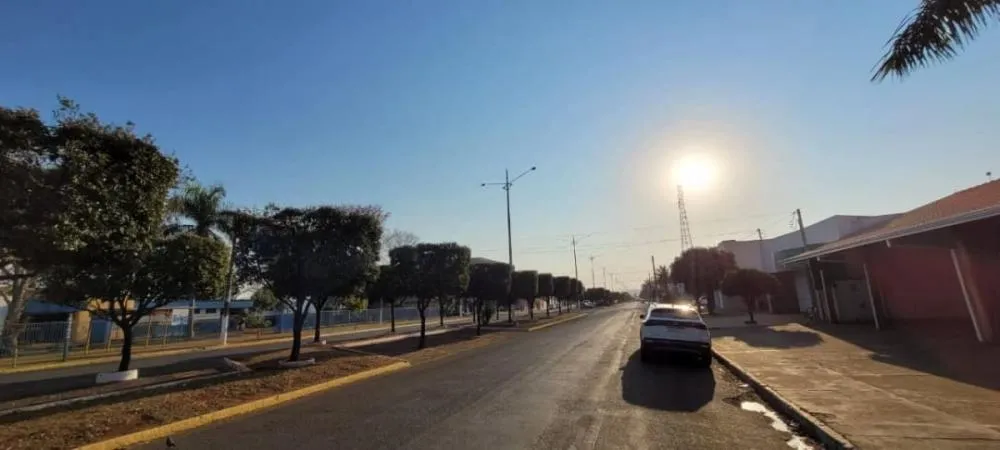 Calor intenso e baixa umidade marcam o dia em São Gabriel do Oeste e Coxim