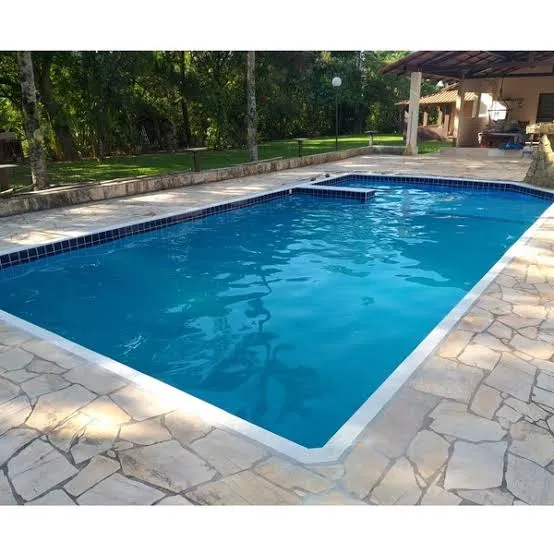 Tragédia em Coxim: Criança de 1 ano morre após se afogar em piscina