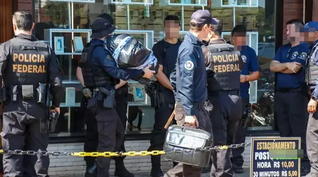 Operação em loja de celulares revela venda de produtos falsificados em Campo Grande