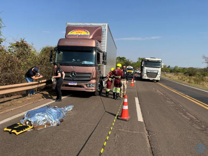 Motorista passa mal, consegue parar carreta na BR-163 e morre em seguida