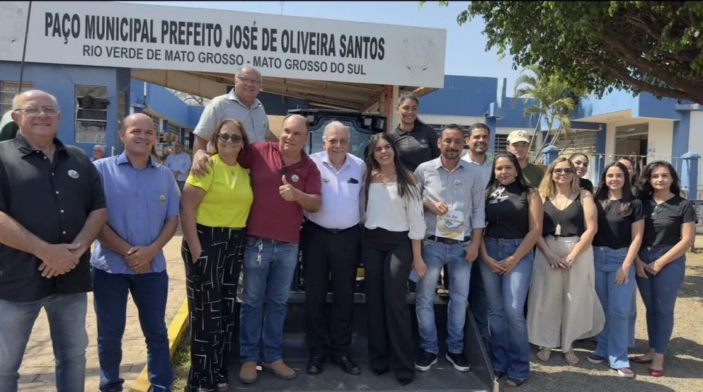 Prefeito Réus Fornari e deputado federal Dr. Luiz Ovando entregam equipamentos e recursos para Rio Verde de Mato Grosso