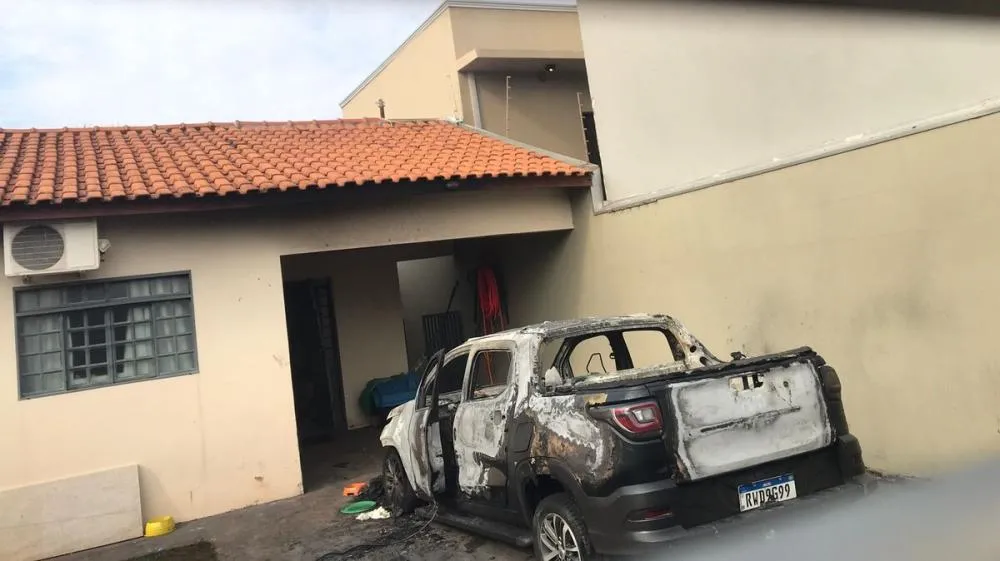 Vizinho relata comportamento estranho de Anderson antes de matar a esposa e tirar a própria vida