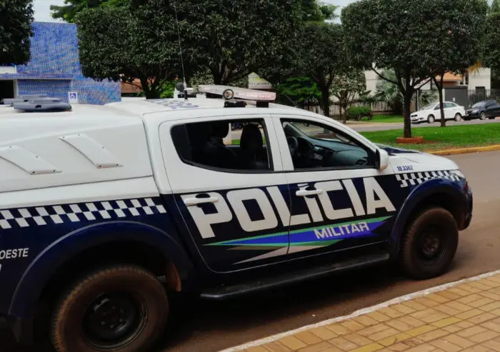 Jovem é preso por pilotar moto embriagado e realizar manobras perigosas no centro de São Gabriel do Oeste