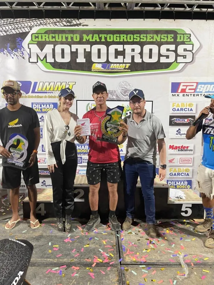 Elizeu Ferreira é campeão mato-grossense de motocross e leva o nome de Rio Verde (MS) ao topo