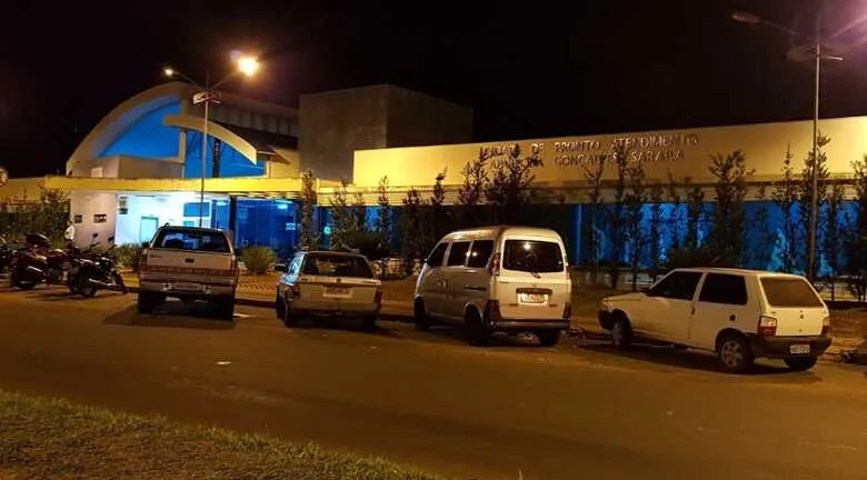 Voltando de conveniência, homem é ferido por bala perdida no Los Angeles