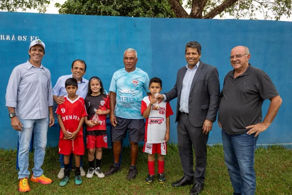 Delegado da Receita Federal visita Associação Il Irmãos Esporte Clube e celebra o Dia das Crianças em Rio Verde de Mato Grosso
