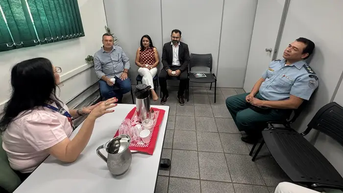 Valdecir Malacarne e Rose Procópio intermediam implantação de Escola Cívico-Militar