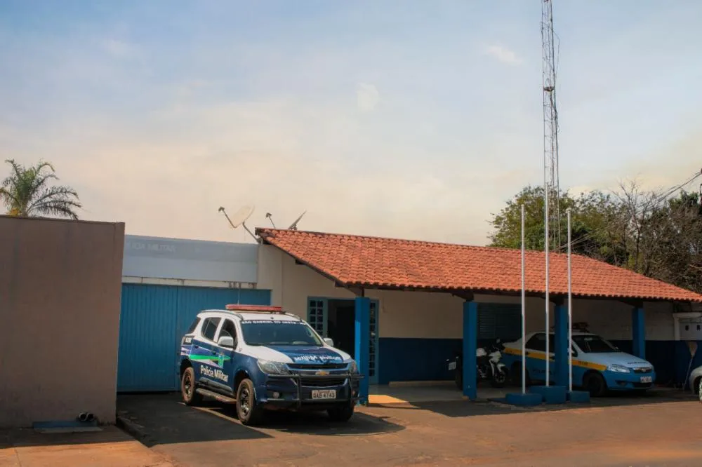 Homem é preso em São Gabriel do Oeste após quebrar objetos e ameaçar companheira por ciúmes