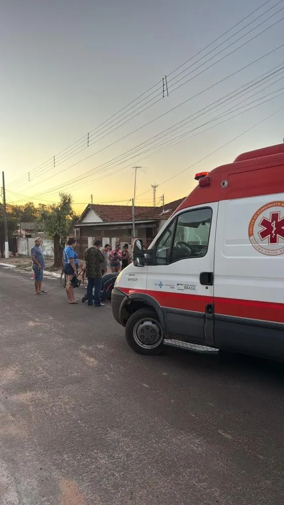 Reflexo do sol provoca acidente entre pai e filha no centro de Rio Verde