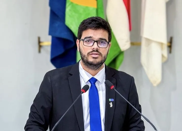 Vereador Yhgor Chagas propõe criação do “Microfone Popular” durante sessão da Câmara